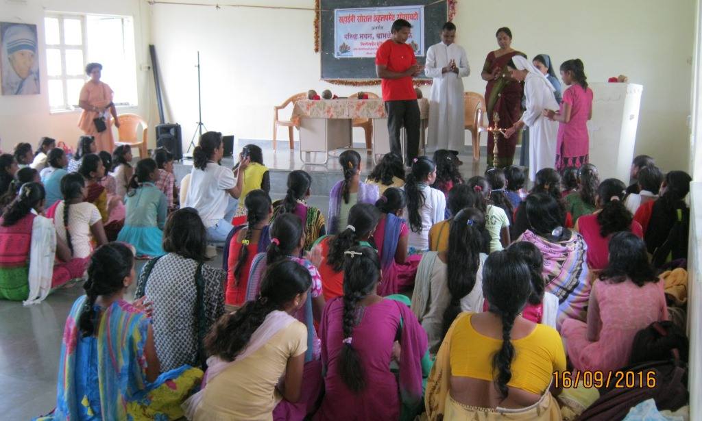 Teens gather program at Maria Bhavan, Bableshwar