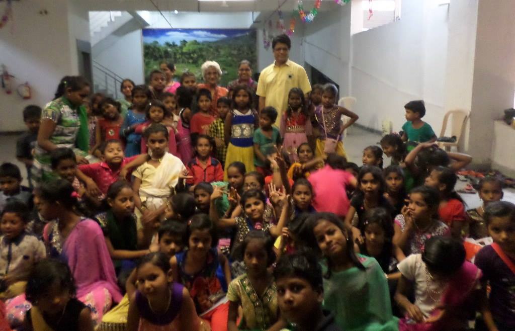 Picnics for children from various centers