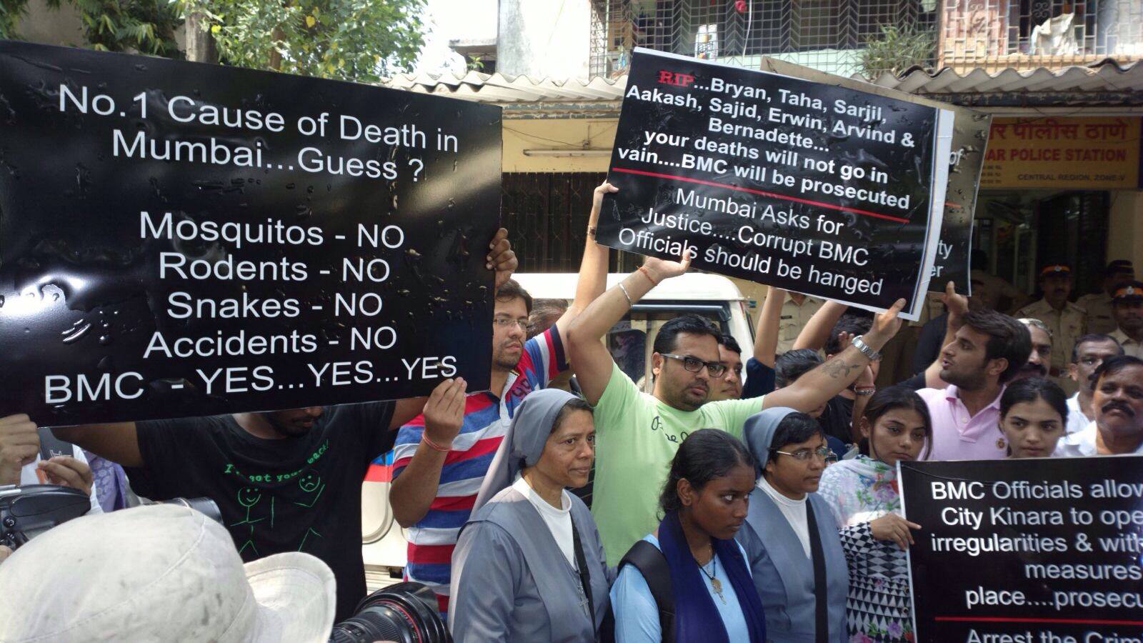 Silent protest against City Kinara Restaurant fire tragedy, Kurla